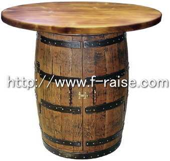樽バーカウンターテーブルの中身: ウイスキー樽・ワイン樽 － 木製什器